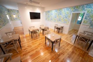 Town & Tide Inn - 2