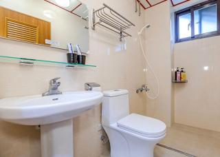 Moonlight Manor B&B - 6