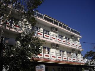 Bristol Apartments - 9