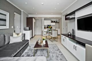 SANDTON APARTMENT 15 WEST ROAD SOUTH - Joanesburgo - 0