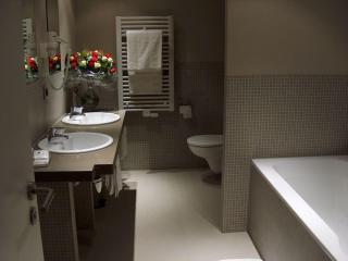 Hotel Bliss - 8