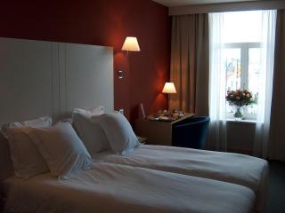 Hotel Bliss - 5