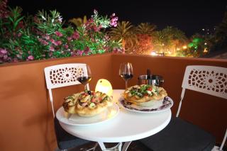 Le Petit Chateau - Bar - 1