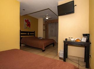 Melrost Airport Bed & Breakfast - Alajuela - 3