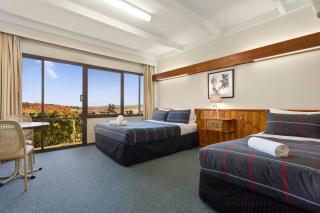 Village Family Motor Inn - 1