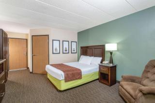 AmericInn by Wyndham West Salem - 7