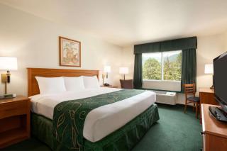 Travelodge by Wyndham Dunsmuir - Dunsmuir - 4