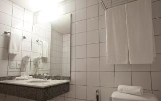Hotel Continental Business - 200 metros do Complexo Hospitalar Santa Casa - Porto Alegre - 9