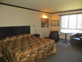Ramada by Wyndham Laval - Laval - 5
