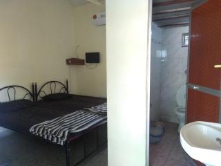 Stay Goa Guesthouse - Madgaon - 1