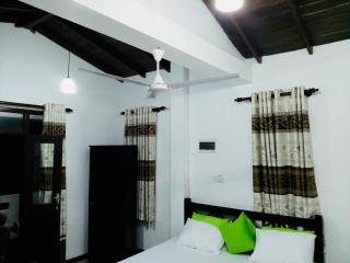 Hikkaduwa Family Inn - Hikkaduwa - 3