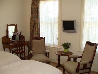 Badger Towers - Cheltenham - 8