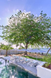 Les Estivales Beachfront Suites & Penthouses by LOV Mauritius - 6