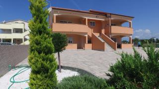 Apartments Villa Lucky - 7