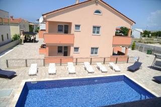 Apartments Villa Lucky - Vir - 1