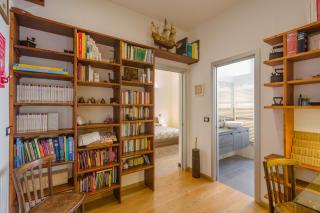 A Beautiful House in Genoa - 8