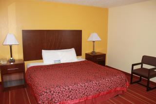 Days Inn by Wyndham Walcott Davenport - Walcott - 2