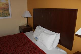 Days Inn by Wyndham Walcott Davenport - 1