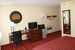 Days Inn by Wyndham Walcott Davenport - Walcott - 4