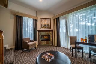 Pine Ridge Inn - Bend - 3