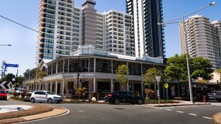 Coolangatta Sands Hotel - Gold Coast - 3