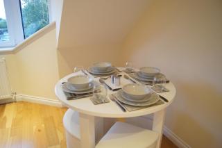 Modern, Cosy Apartment In Bearsden with Private Parking - Glasgow - 1