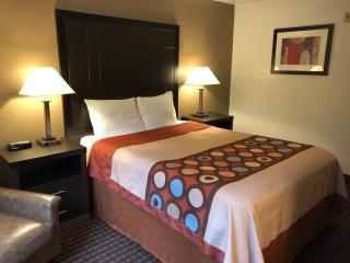 Super 8 by Wyndham Lacey Olympia Area - Lacey - 2