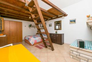 House Svjetlana - Postira - 7