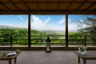 Bungalow 89 by StayVista - A hill-view villa adorned with eclectic interiors for a truly unique & captivating stay - Lonavala - 0