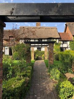 Old Hunters Lodge Whipsnade Limited - Whipsnade - 4