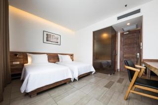 Triple E Hotel Fine Art Museum - Ho Chi Minh - 1