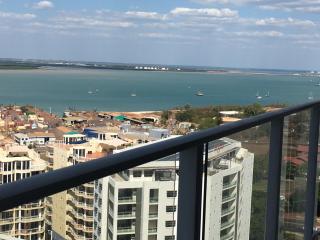 Darwin City Harbour views-Situated in The Oaks - Darwin - 8