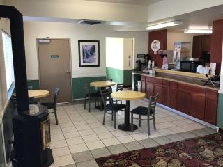 Super 8 by Wyndham Salmon - Salmon - 6