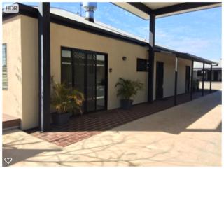 Injune Motor Inn - 4