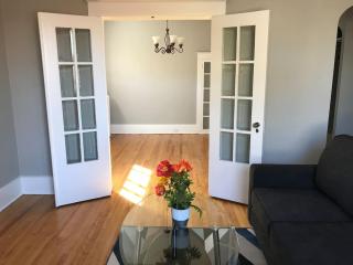 Bright Clean Private In the Heart of Downtown! Parking Wi-Fi Smart TV Included - 7