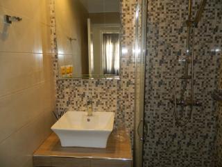 Perakis Apartments - Hydra - 8