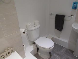 No 6 AT 19 IVANHOE - LARGE 2 BED NEAR SEFTON PARK AND LARK LANE - 1