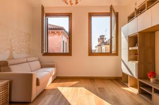 SUNNY NEST CANAL VIEW IN VENICE CHIC MOVIDA - Venice - 5