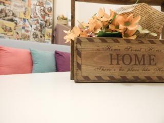 Feels Like Home 1 - Atene - 5