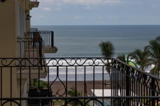 Acqua Residences 503 - 8
