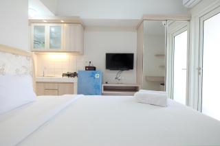 Minimalist Studio Room at The Springlake Apartment Sumarecon Bekasi By Travelio - 8