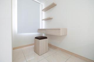 Minimalist Studio Room at The Springlake Apartment Sumarecon Bekasi By Travelio - Bekasi - 7