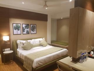 Hotel Suncity Apollo - Gateway Of India - Bombay - 1