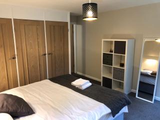 5 Bed Camberley Airport Accommodation - 7