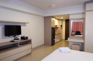 Best Price Studio Apartment The H Residence near MT Haryono By Travelio - Jakarta - 3