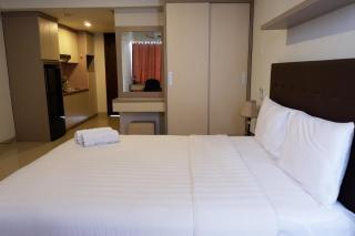 Best Price Studio Apartment The H Residence near MT Haryono By Travelio - Jakarta - 7