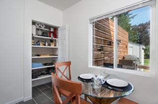 Mother in Law Suite with Private Hot Tub--Downtown - North Bend - 2