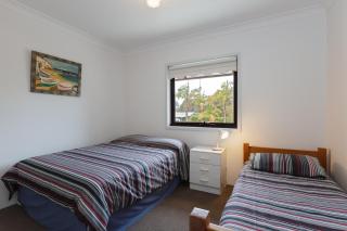 Carindale, 2 19-23 Dowling Street - First floor unit with air con, complex pool and tennis court - 6
