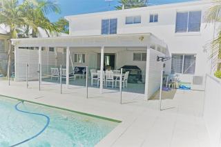 The Beach House, 25 Tomaree Road - fantastic house with pool, linen - Shoal Bay - 6