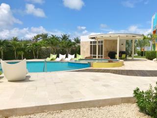 Isla Bonita Tropical 107 - Palm-Eagle Beach - 0